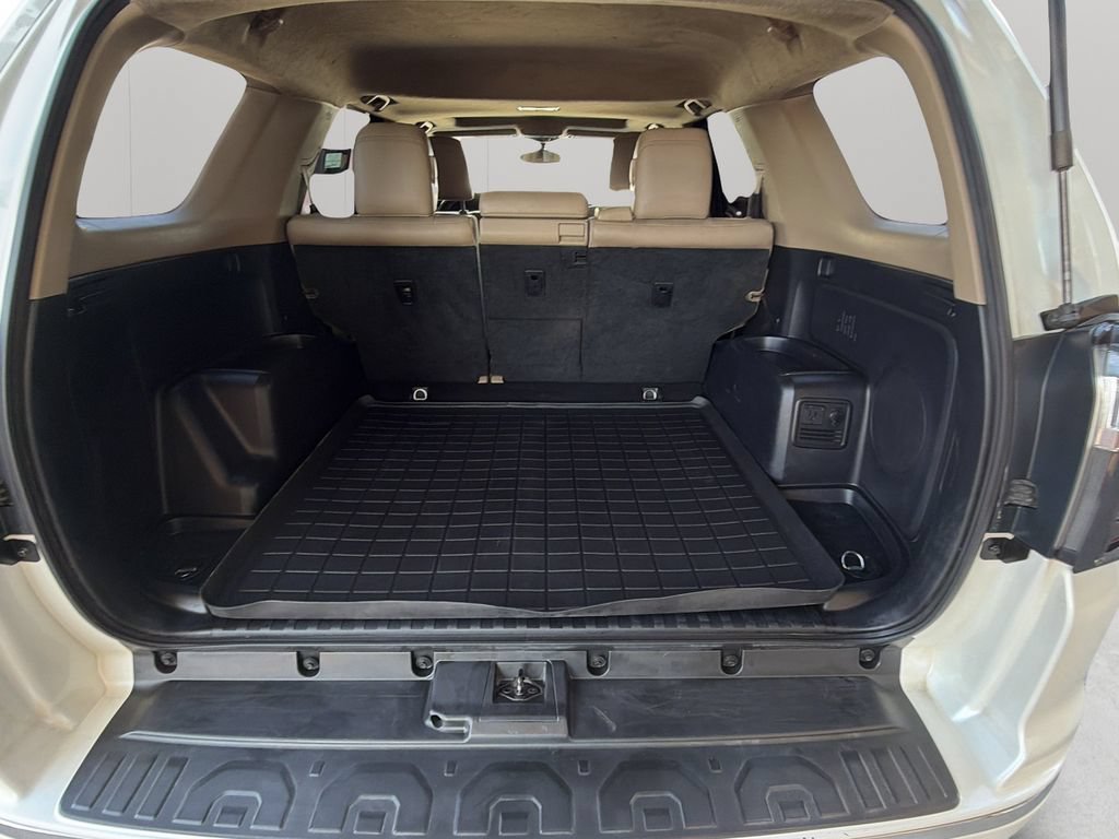 Used 2014  Toyota Limited image 56