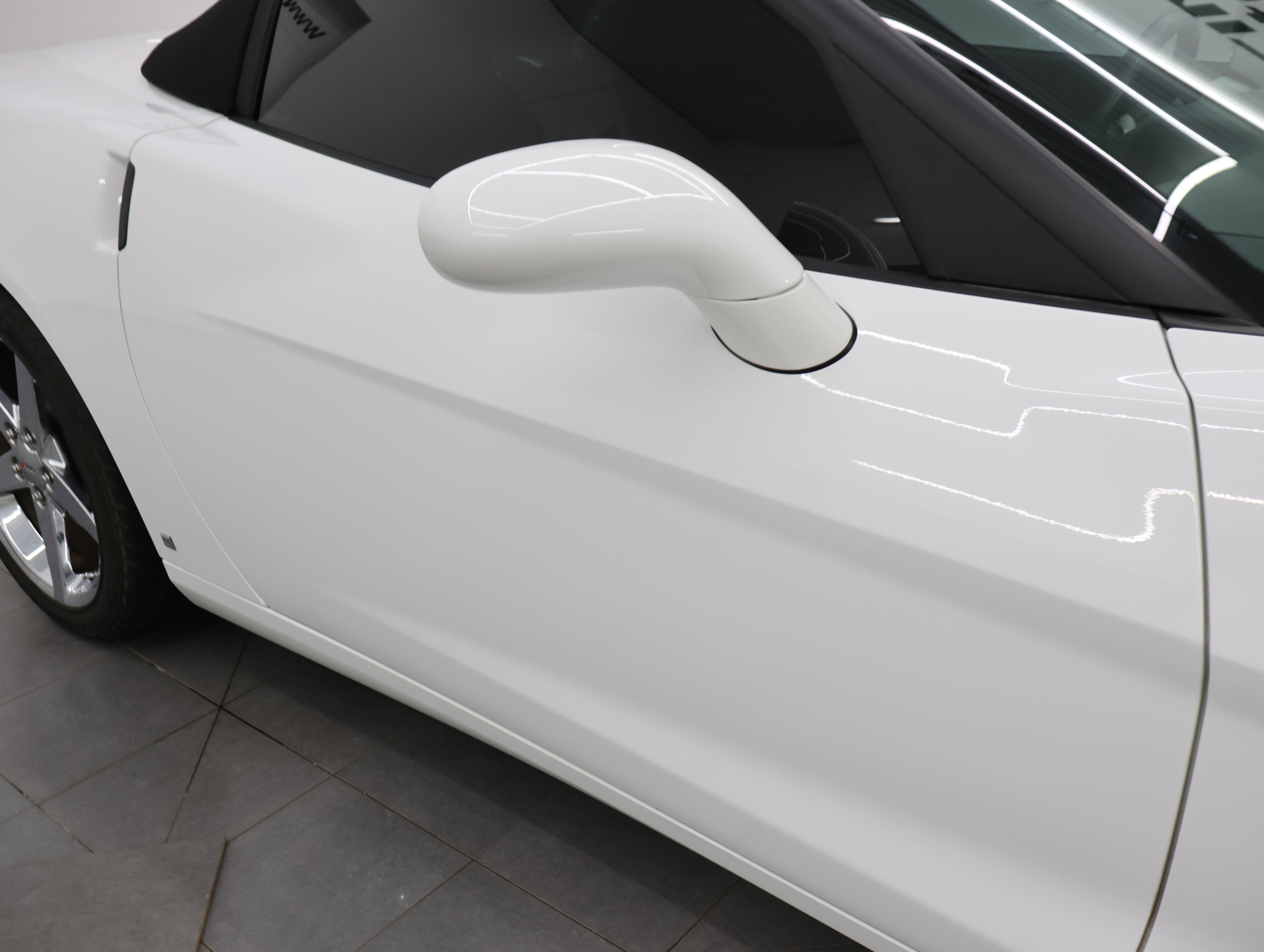 Used 2007 Arctic White Chevrolet  image 22