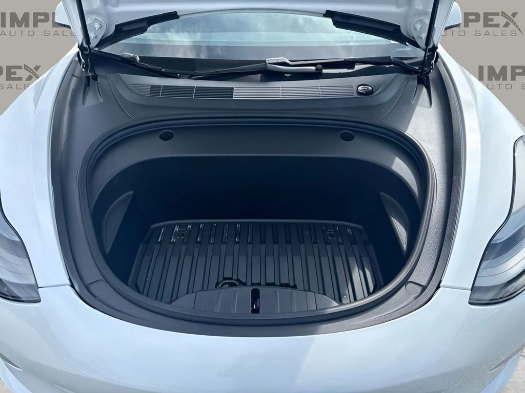 Used 2021 White Tesla Long Range image 33