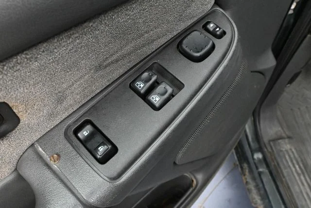 Used 2003 Green Chevrolet LS image 18
