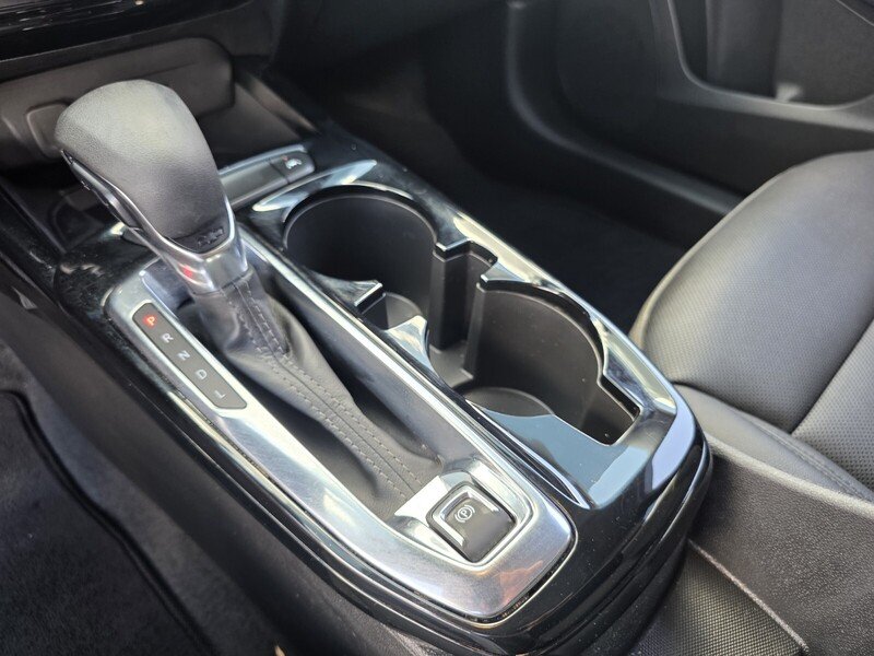 Used 2025 Sterling Gray Metallic CHEVROLET FWD 4DR ACTIV image 27