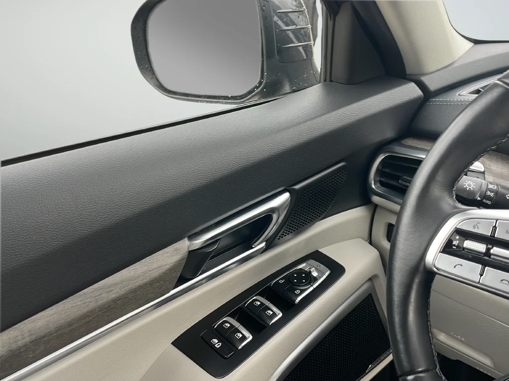 Used 2022 Gray Kia EX image 32