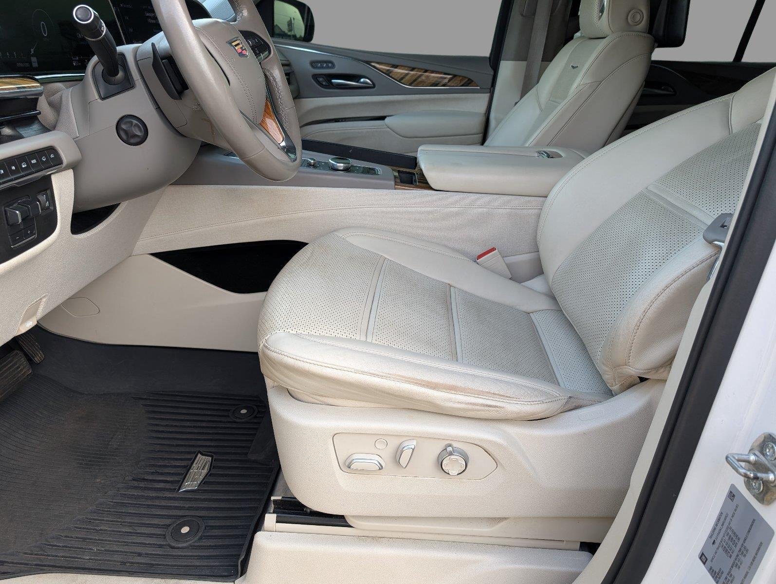 Used 2021 CRYSTAL WHITE TRICOAT Cadillac Premium Luxury Platinum image 14