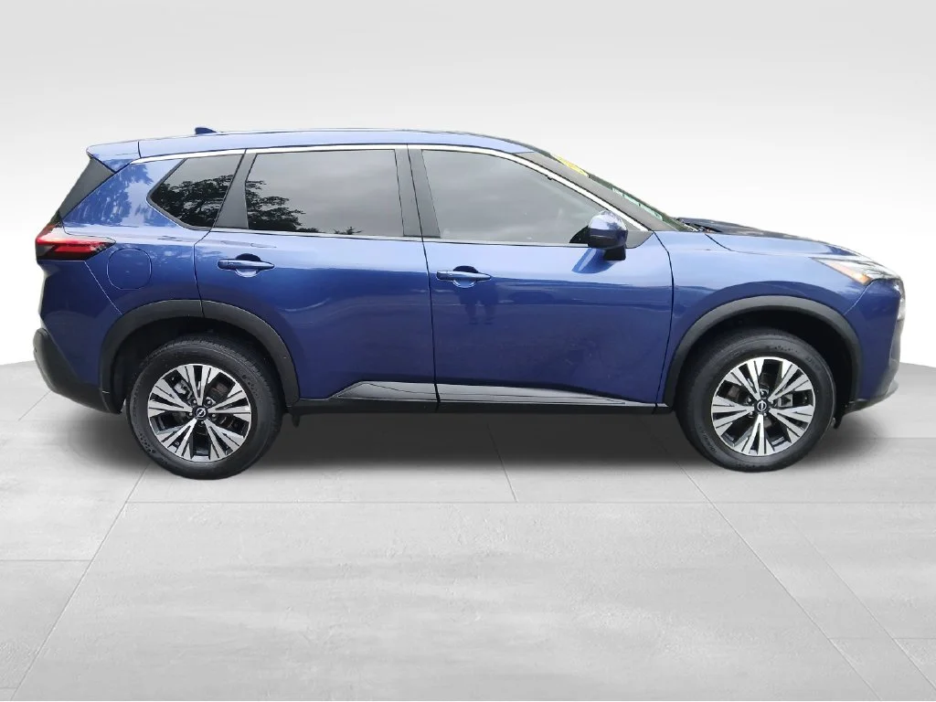 Used 2022 Blue Nissan SV image 7