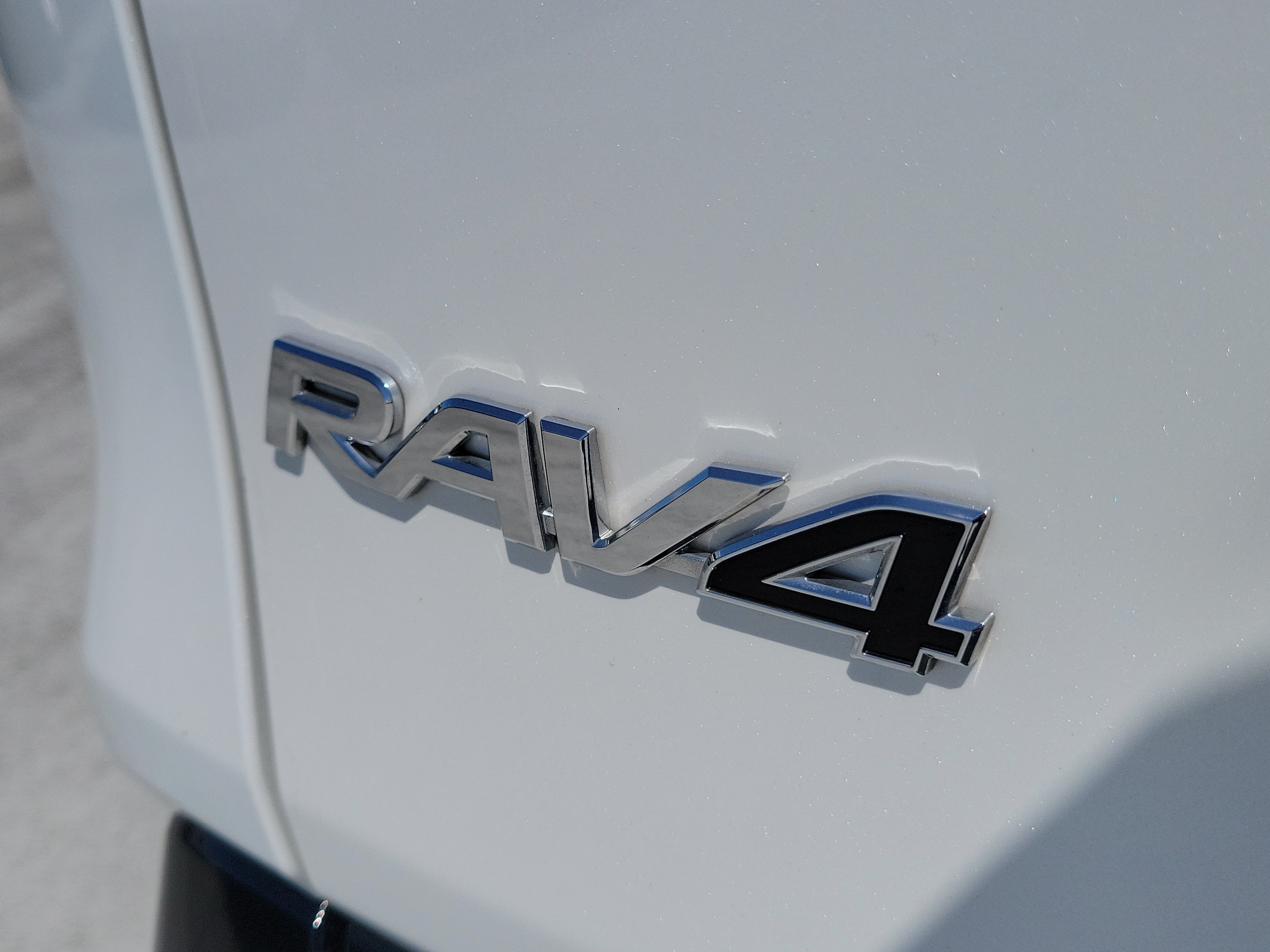Certified Used 2024 Pearl Toyota Hybrid SE image 9