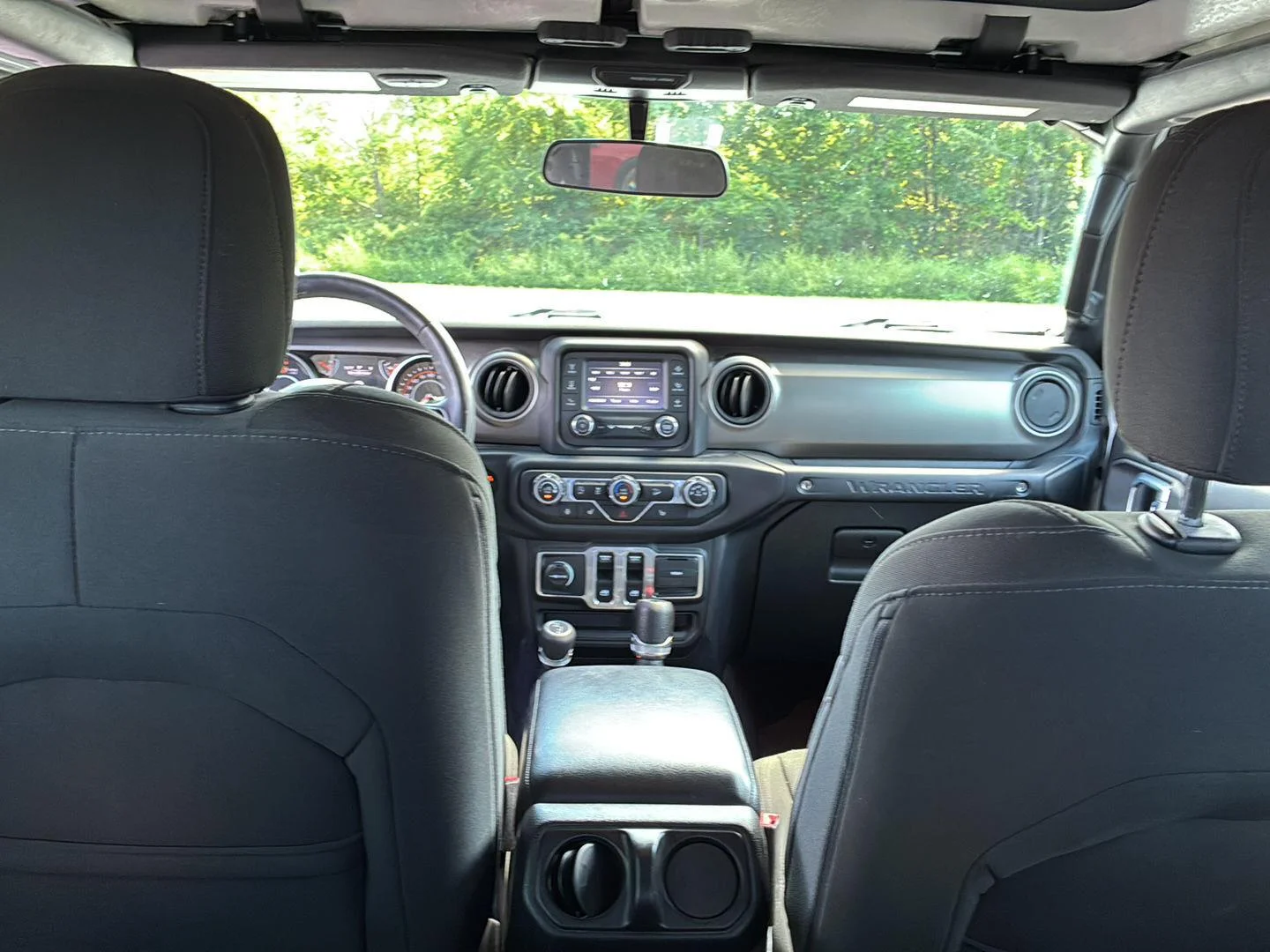 Used 2018 Bright White Clearcoat Jeep Sport S image 18