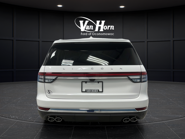 Used 2023 Pristine White Metallic Tri-Coat Lincoln Reserve image 6