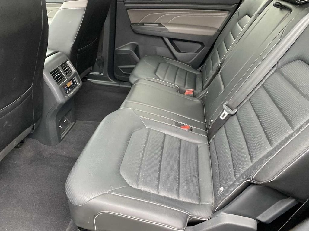 Used 2022 Gray Volkswagen 3.6L V6 SEL Premium R-Line image 29