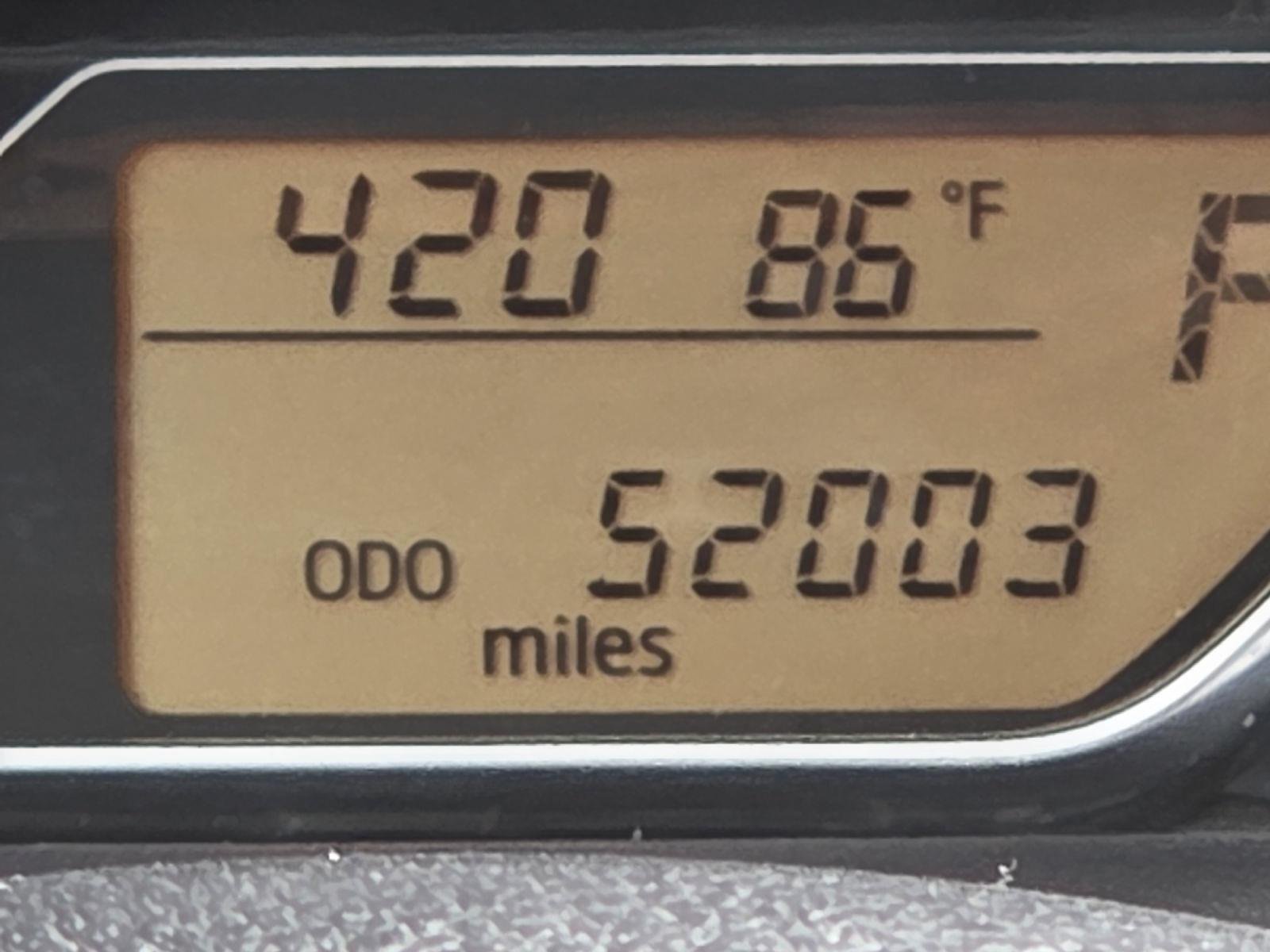 Used 2018 Ice Cap Toyota L image 3
