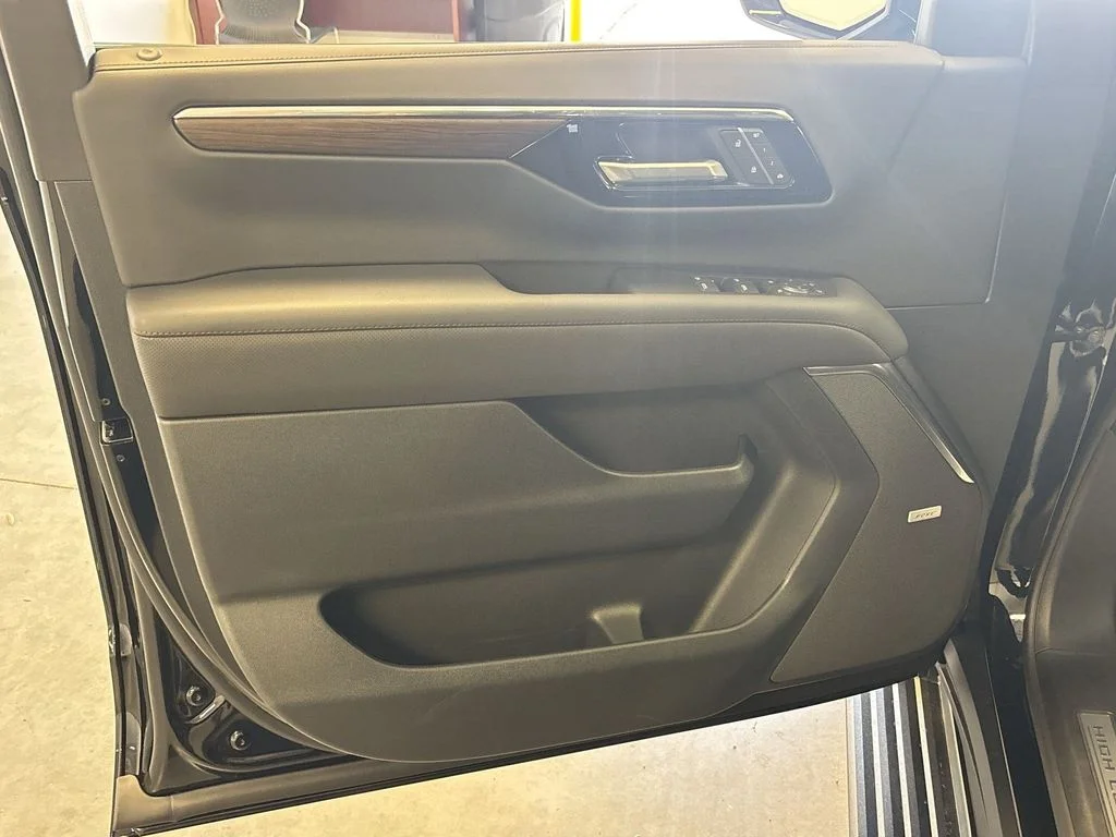 Used 2025 Black Chevrolet High Country image 29