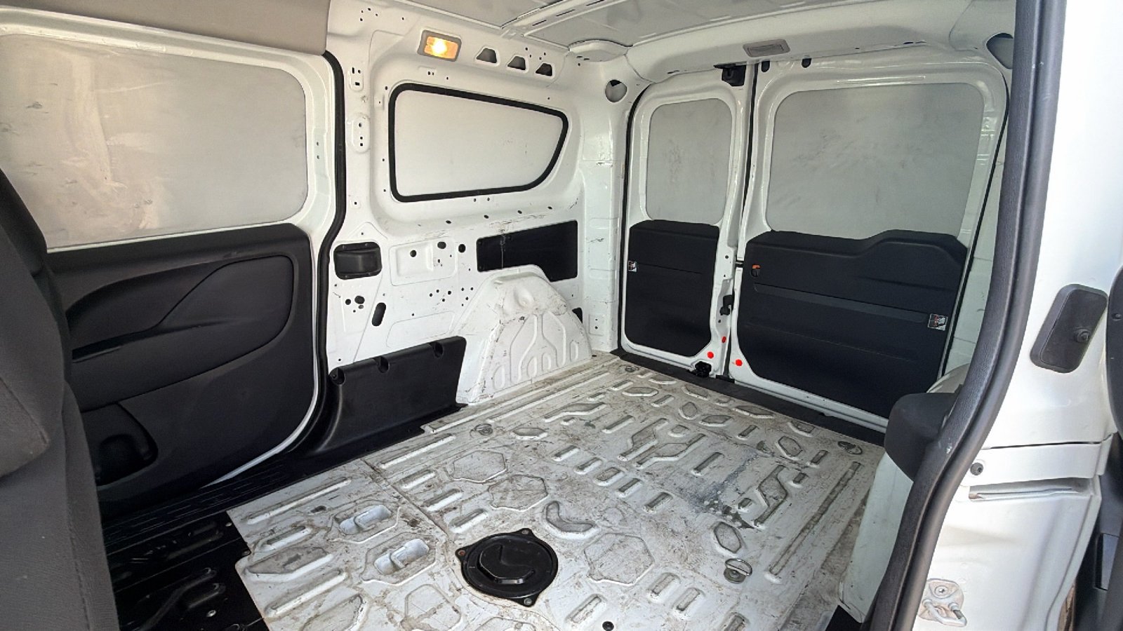 Used 2022 Bright White Ram Tradesman image 15