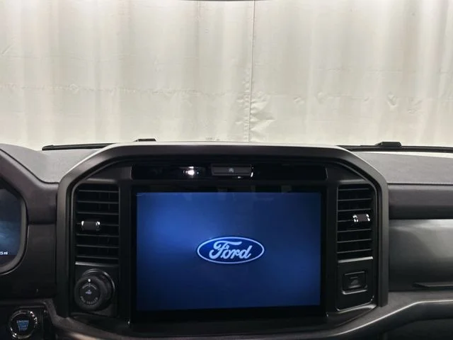 Used 2026  Ford Lariat image 9