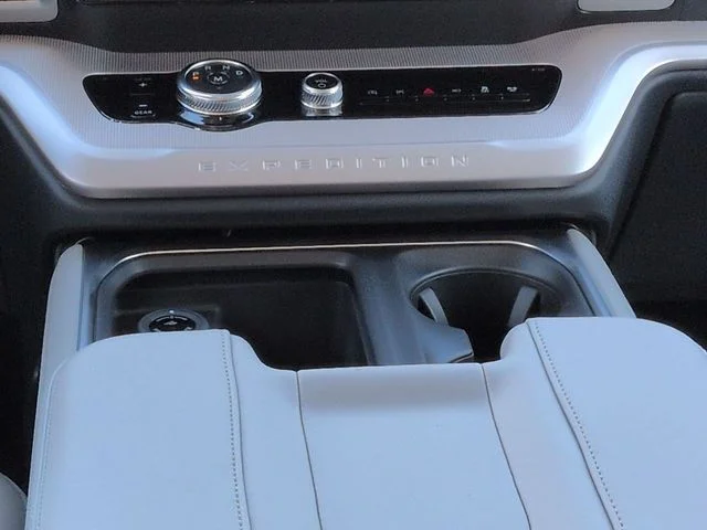 New 2027 Star White Metallic Tri-Coat Ford MAX Active image 19