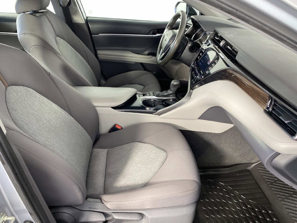 Used 2020 Silver Toyota LE image 11