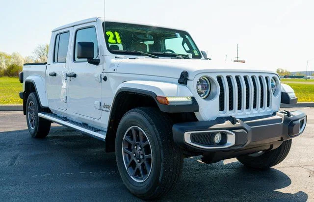Used 2021 White Jeep Overland image 4
