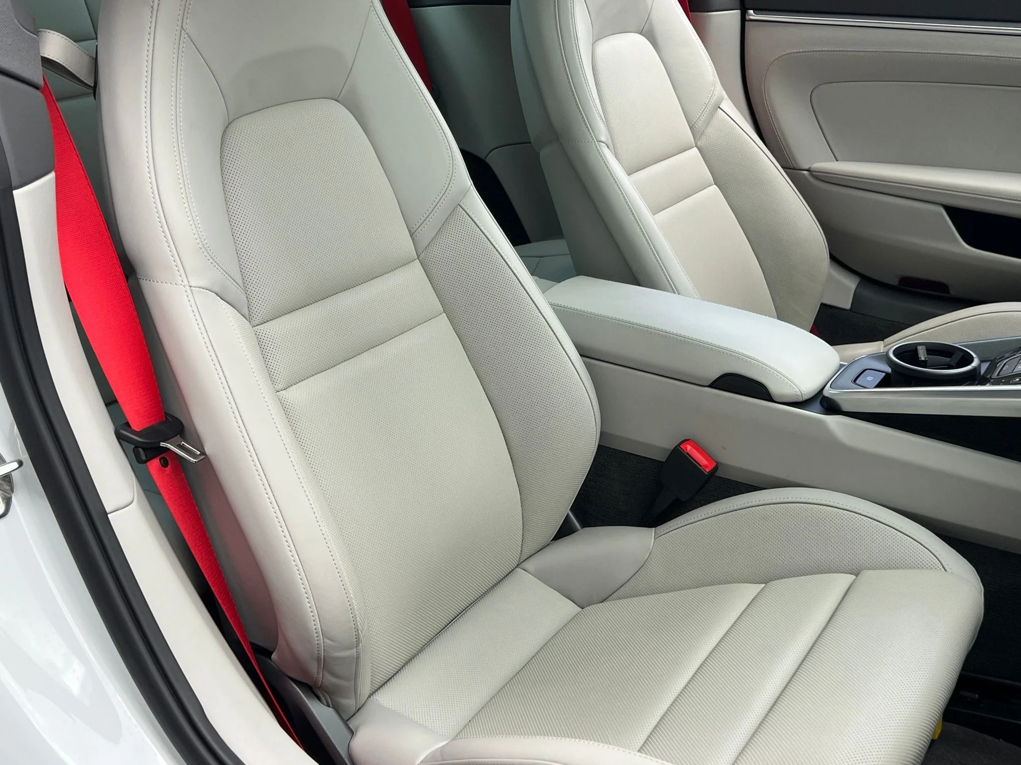 Used 2020 White Porsche Carrera 4S image 15