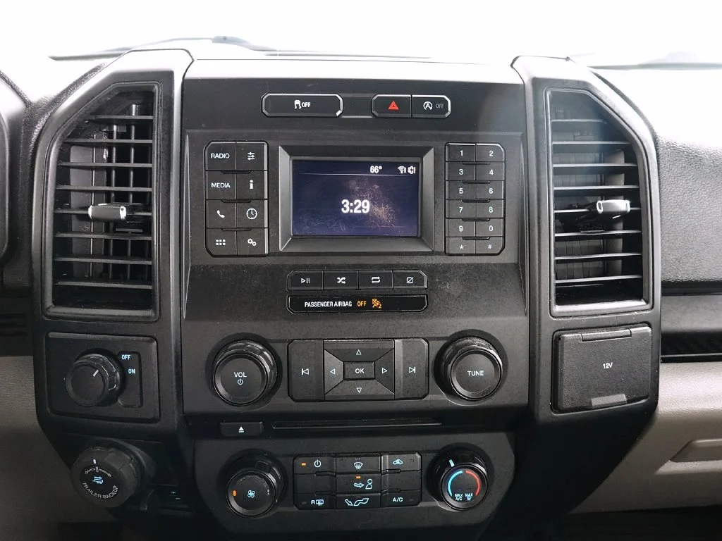 Used 2018 White Ford XL image 21