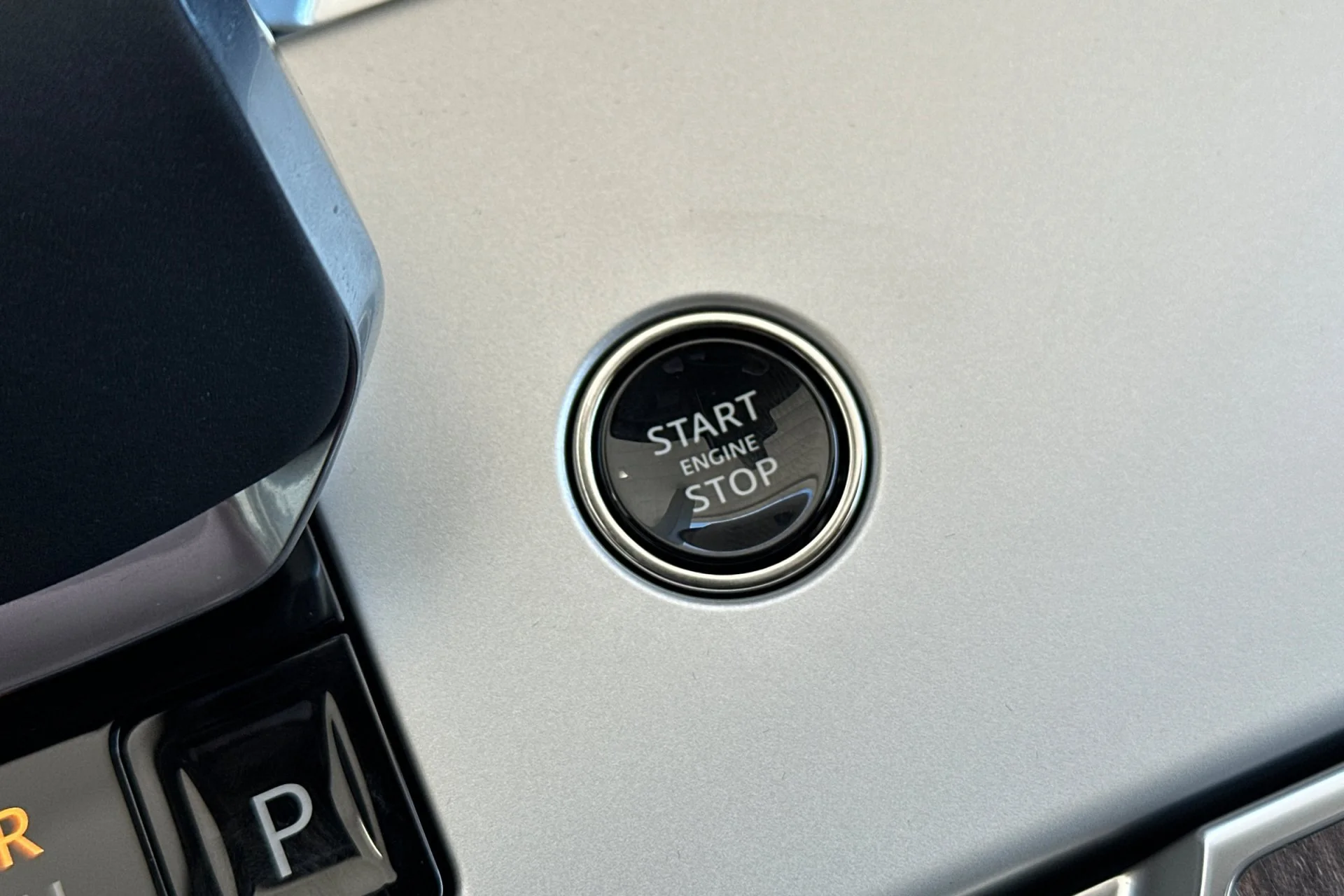 New 2026 Varesine Blue Land Rover SE image 24