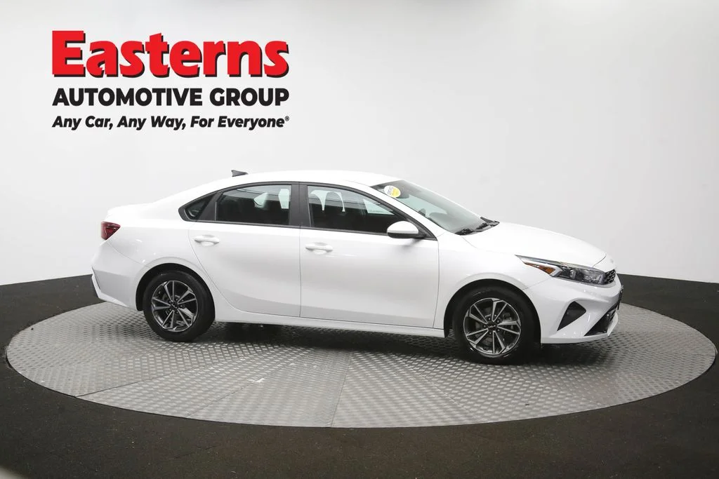 Used 2023 White Kia LXS image 45