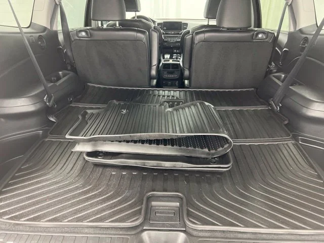 Used 2020 Black Honda Touring image 9