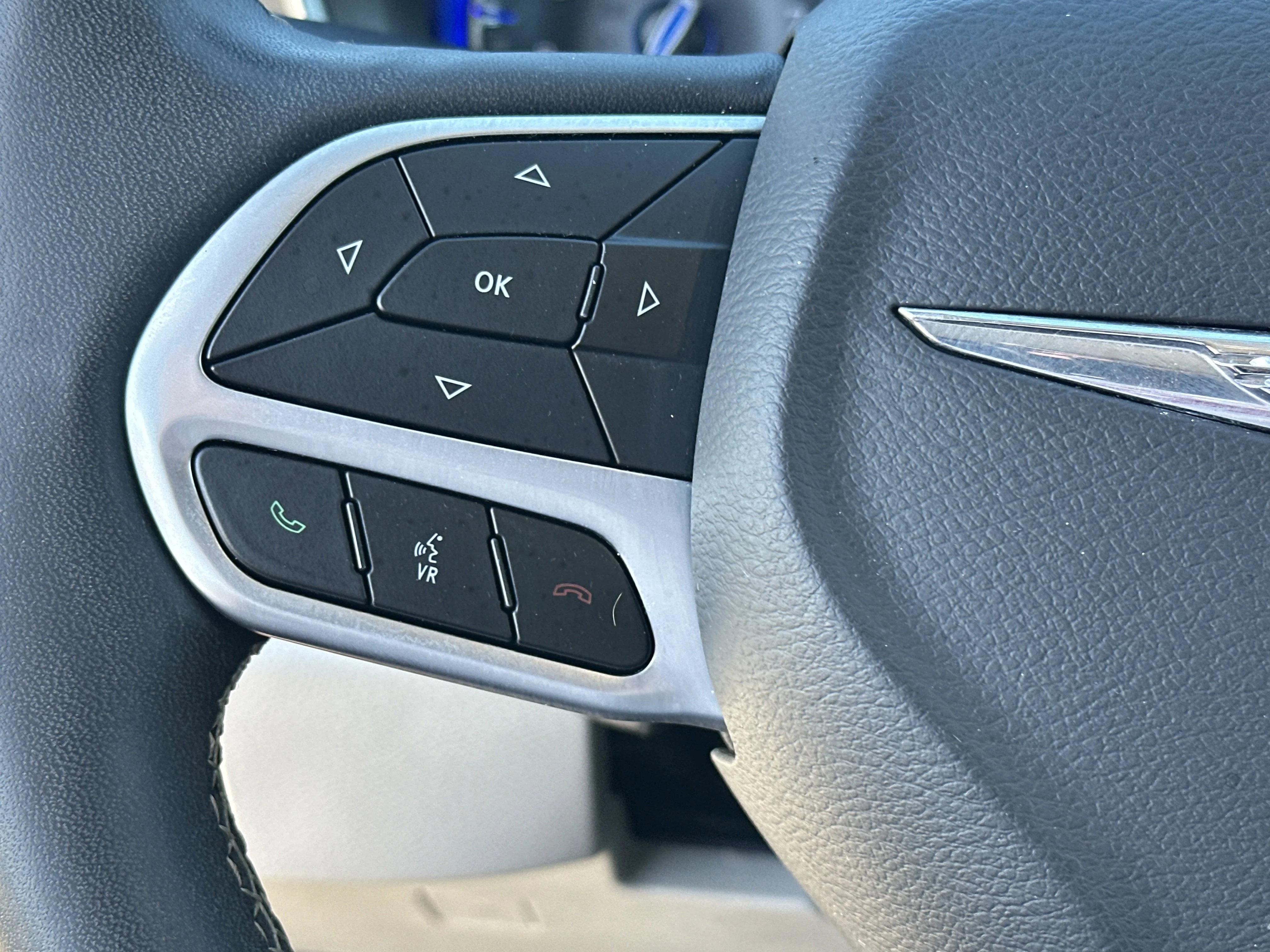 2024 Chrysler Pacifica Touring L - Photo 23