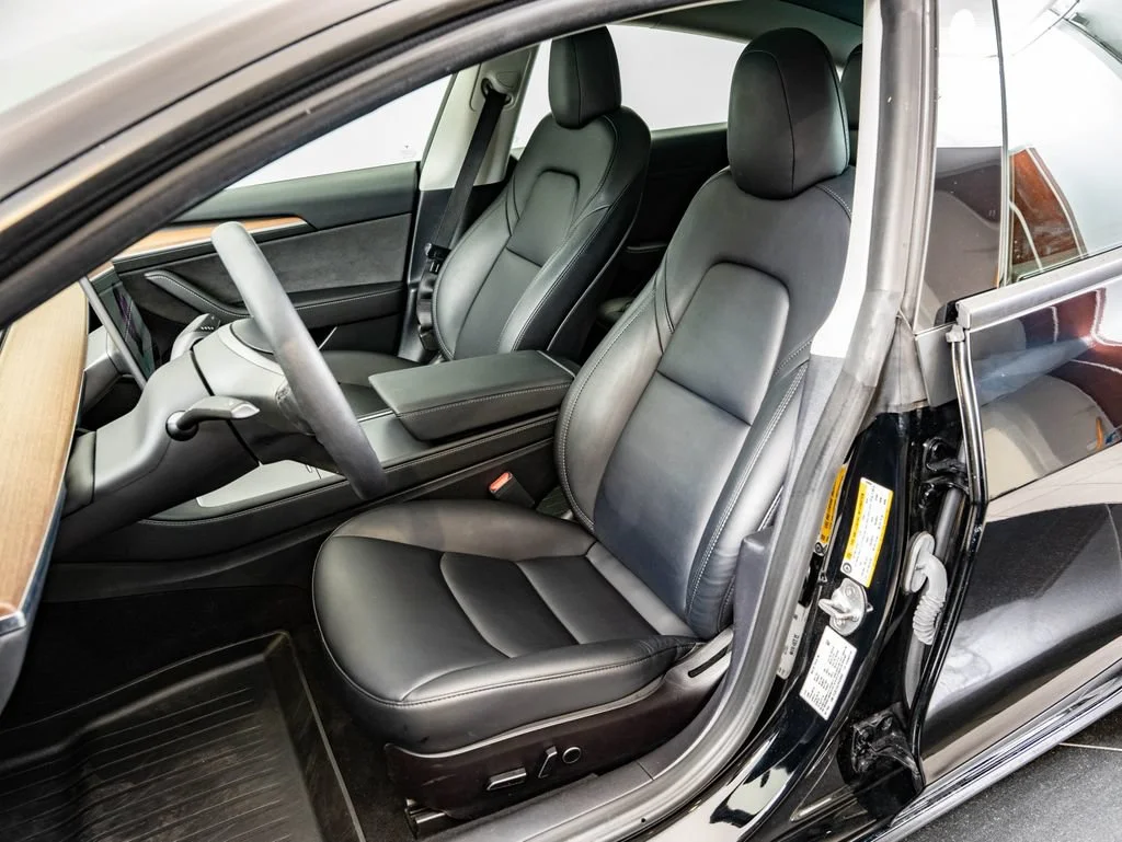 Used 2023 Black Tesla  image 21