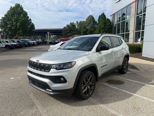 New 2026 Silver Zynith Metallic Clear-Coat Exterior Paint Jeep Latitude image 2