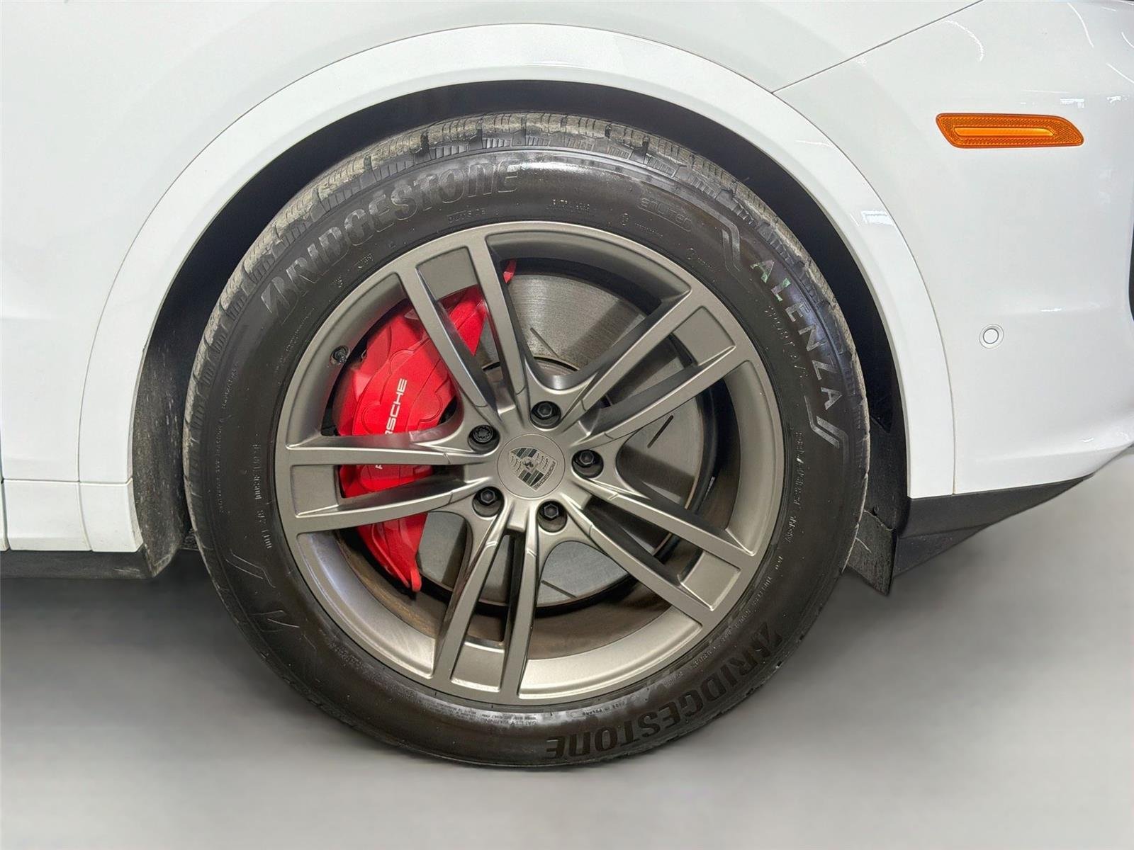 Certified Used 2025 Carrara White Metallic Porsche Turbo E-Hybrid Coupé image 14