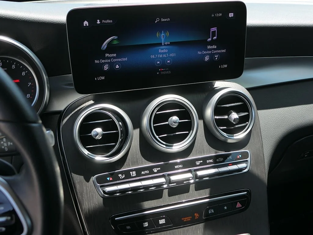 Used 2022 Gray Mercedes-Benz GLC 300 image 20