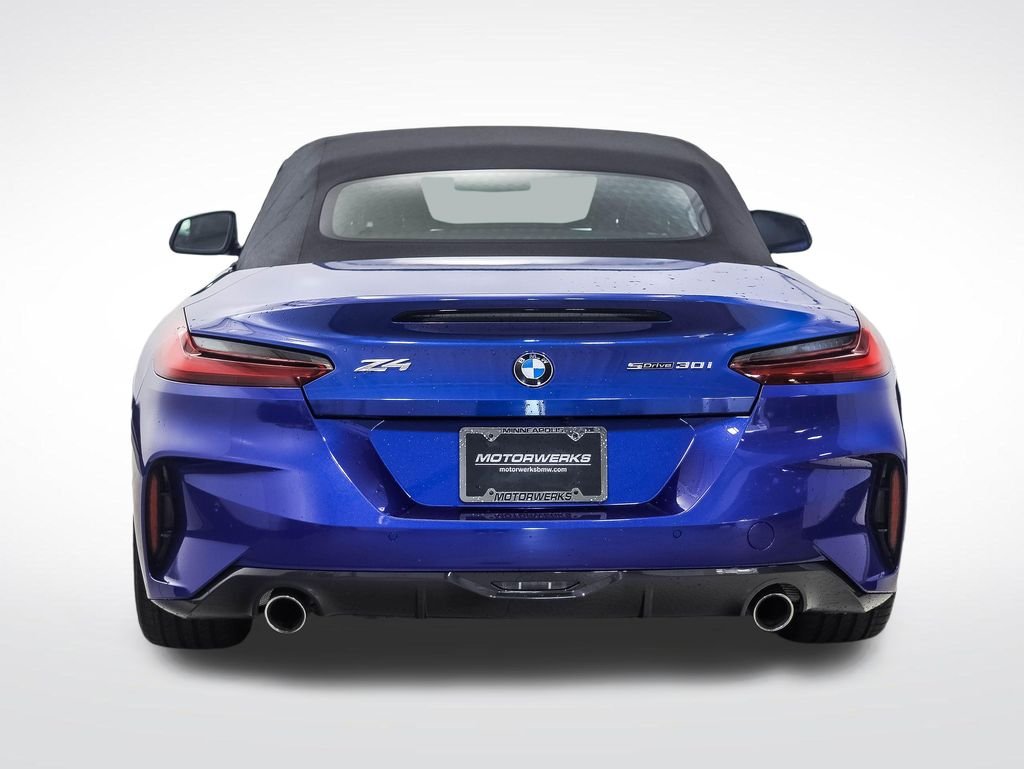 Used 2026 Blue Metallic BMW sDrive30i image 4