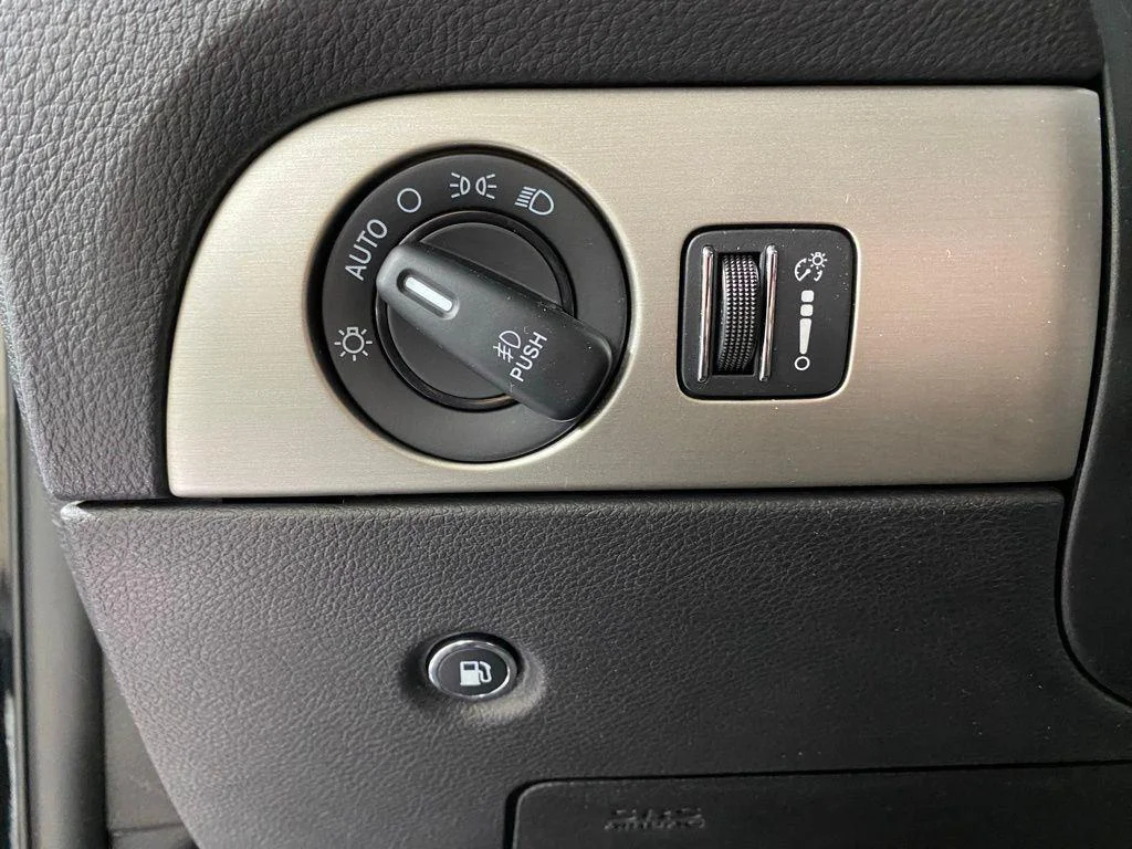 Used 2019 Black Clearcoat Dodge SXT Plus image 16