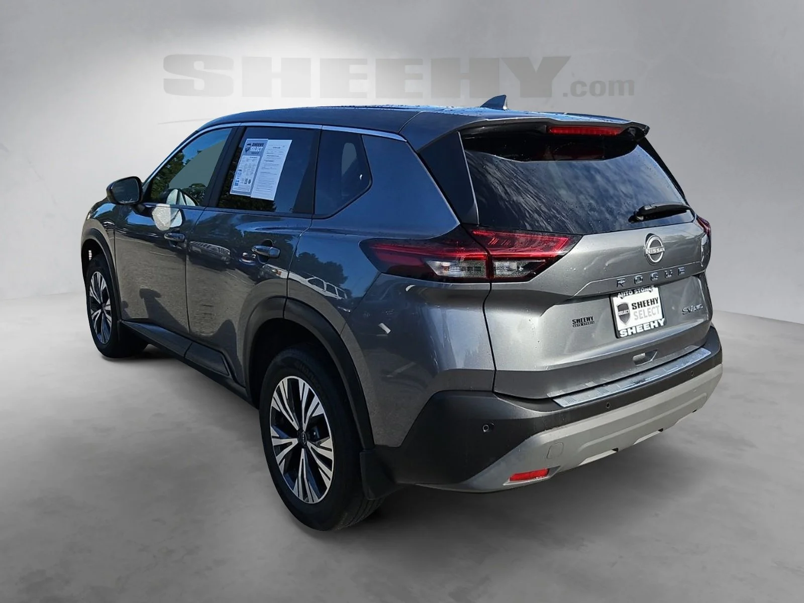 Used 2023 Gray Nissan SV image 15