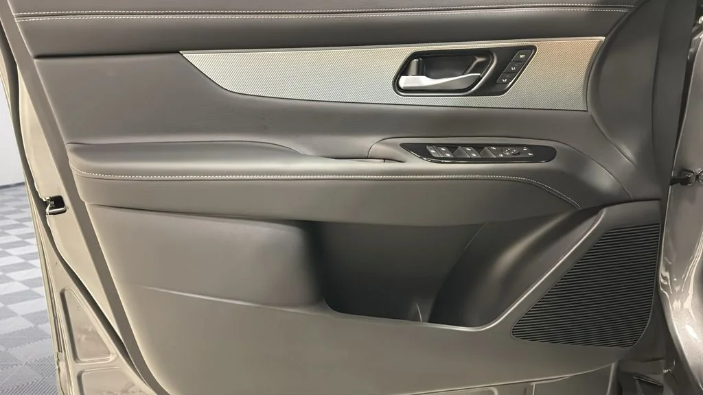 New 2026 Gray Nissan SL image 17