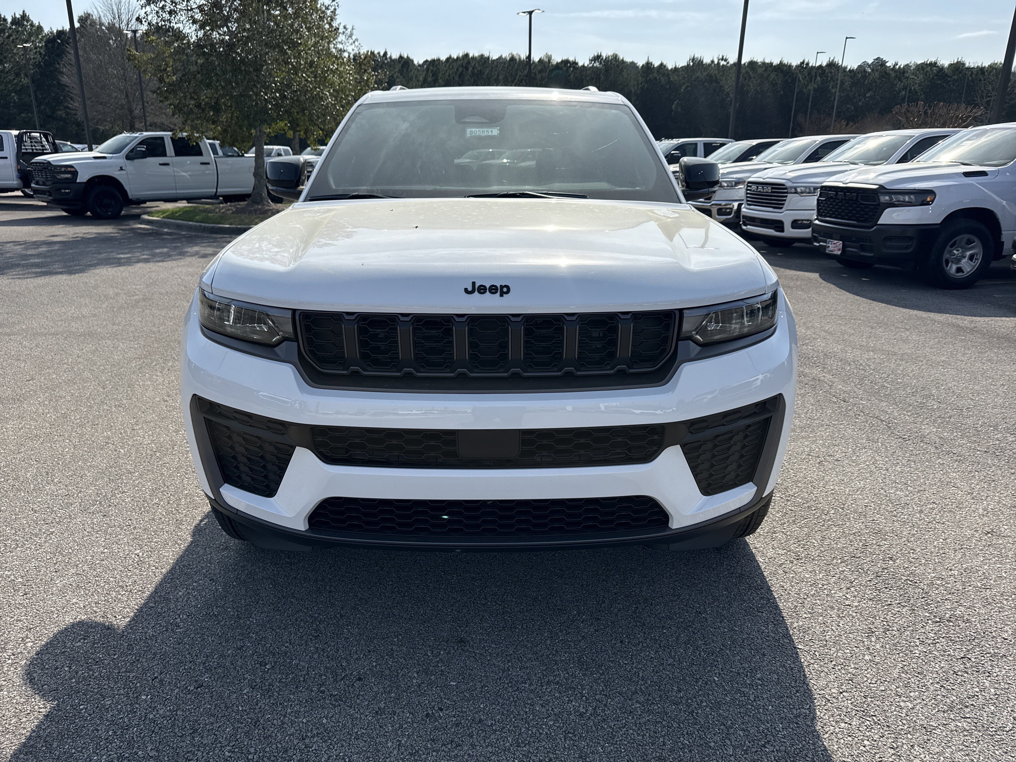 New 2026 Bright White Clear-Coat Exterior Paint Jeep Altitude image 2