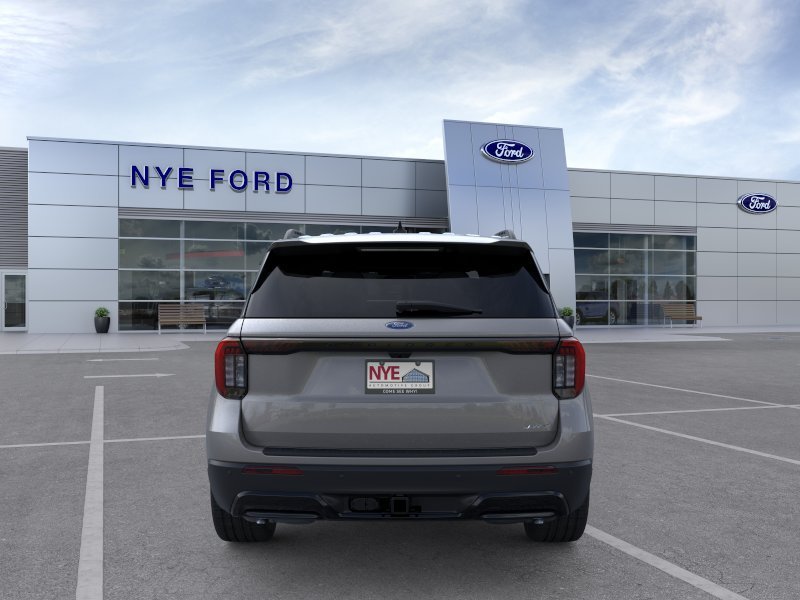 New 2026 Carbonized Gray Metallic Ford ST-Line image 6