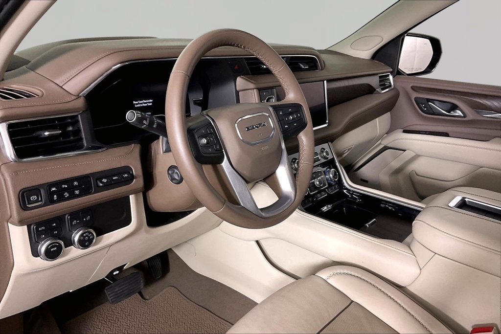 2023 GMC Yukon Denali - Photo 16