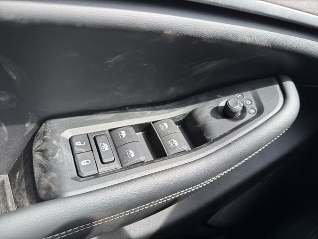New 2026 Diamond Black Crystal Pearl-Coat Exterior Paint Jeep Altitude image 24