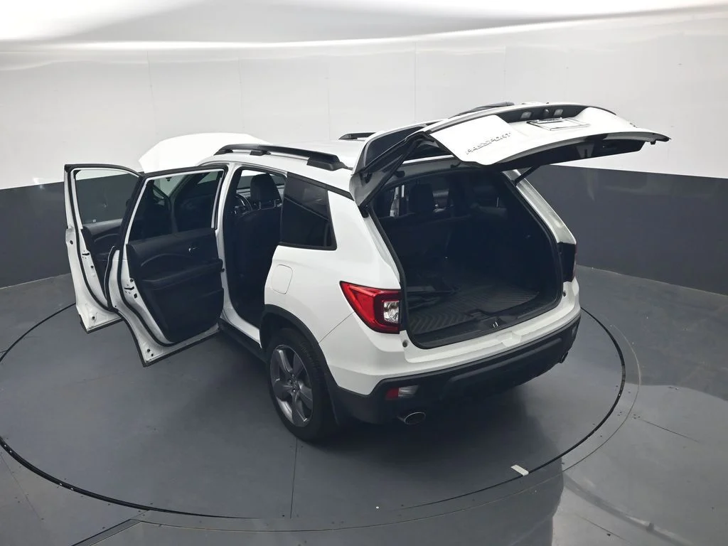 Used 2020 Platinum White Pearl Honda Touring image 52