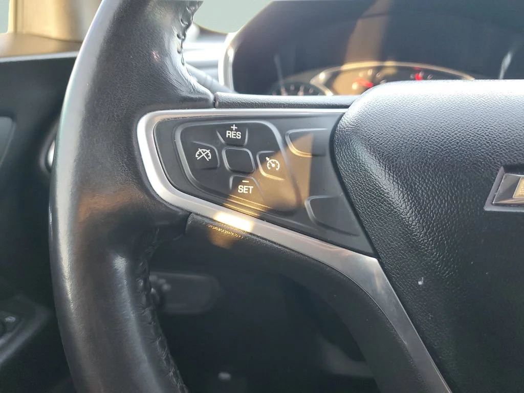 Used 2019 IRIDESCENT PEARL TRICOAT Chevrolet LT image 19