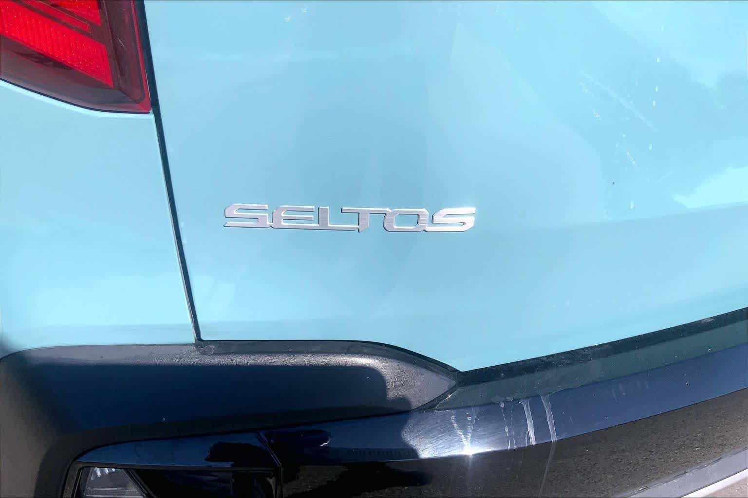 Certified Used 2025 Pluton Blue/Black Roof Kia S image 29