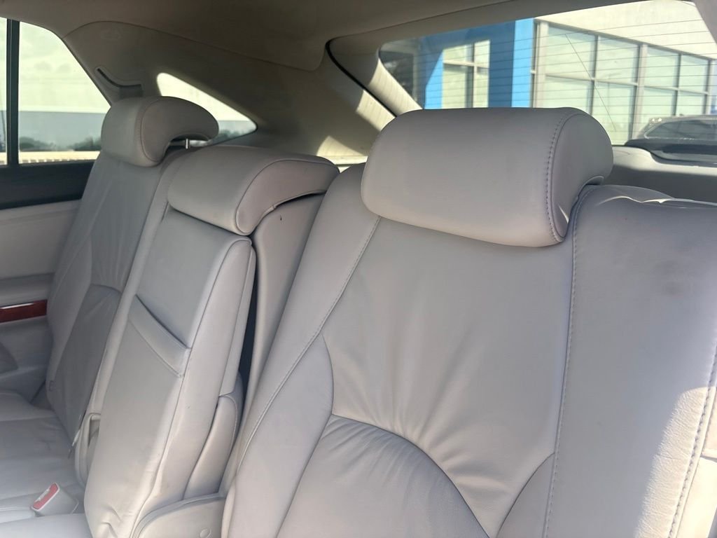 Used 2004 Blue Lexus 330 image 36
