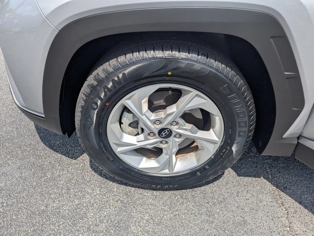 Used 2022 Shimmering Silver Hyundai SEL image 10