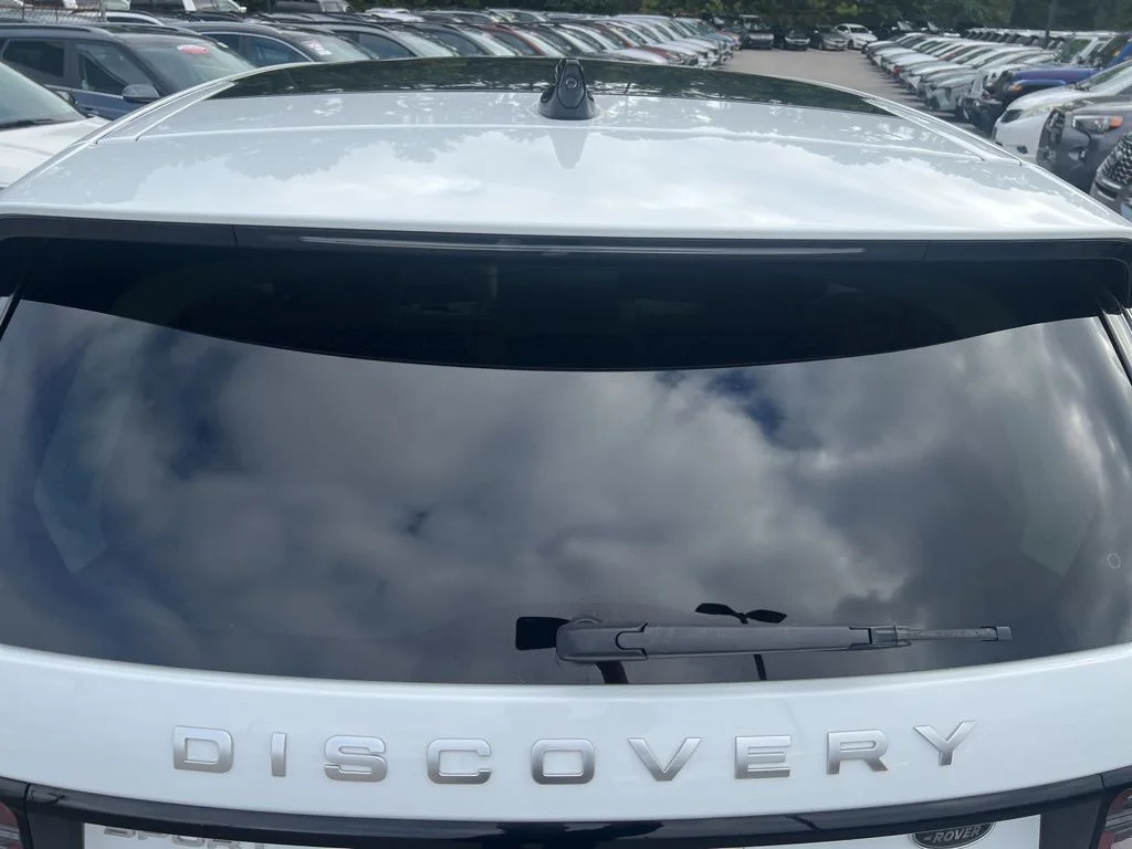 Used 2021 White Land Rover SE image 29