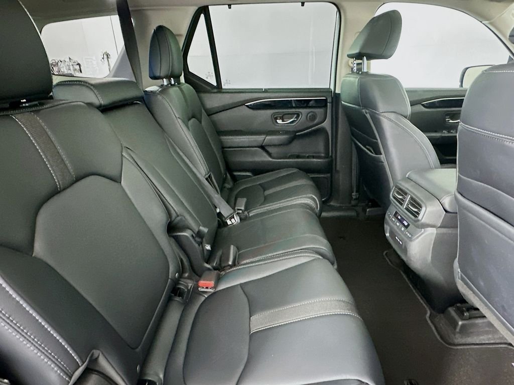 2025 Honda Pilot Touring - Photo 27