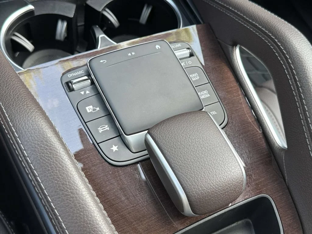 Used 2022 Black Mercedes-Benz 4MATIC® image 28