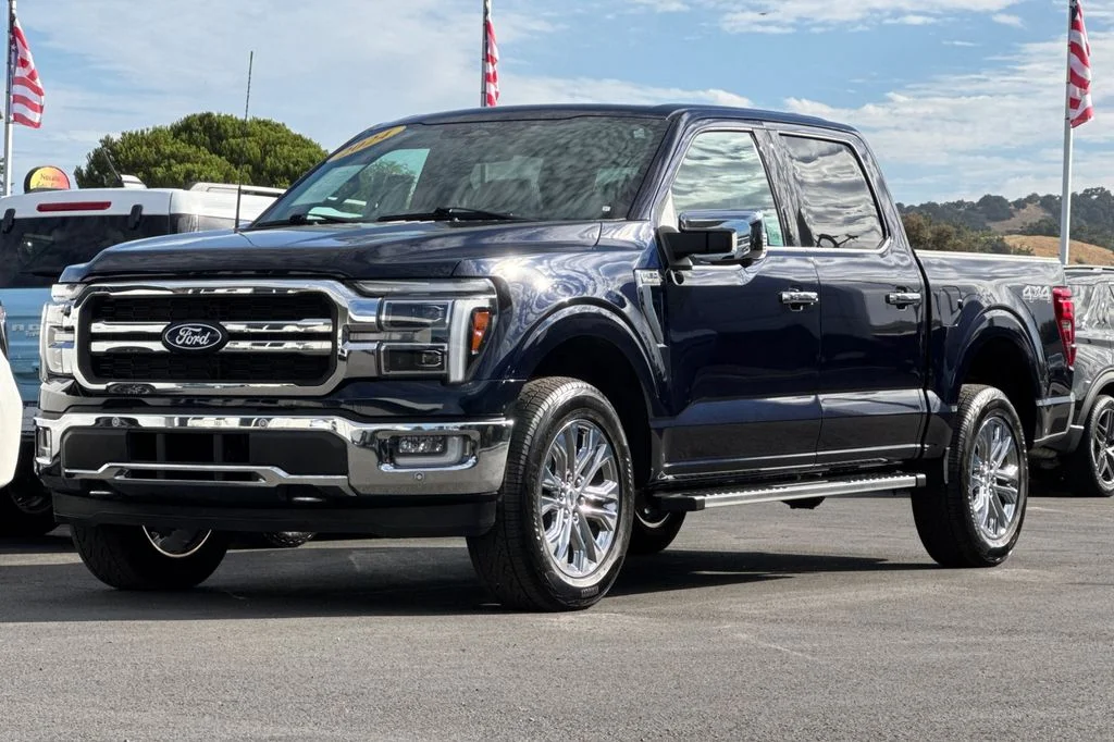 Used 2024 Blue Metallic Ford Lariat image 10