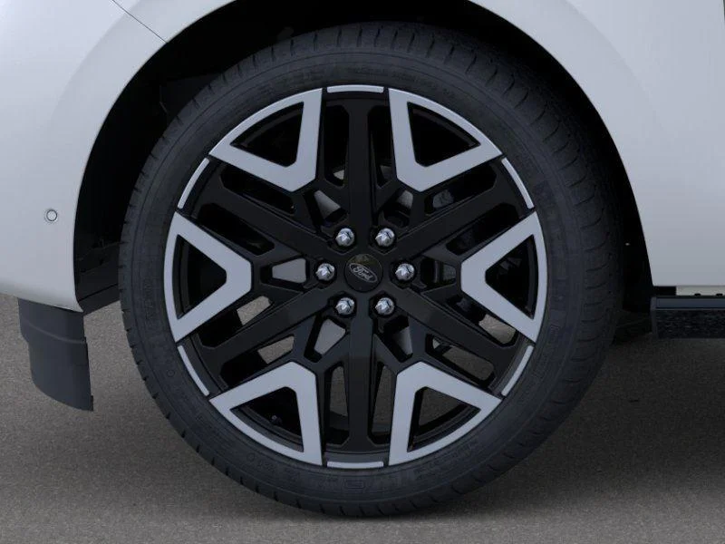 New 2026 Star White Metallic Tri-Coat Ford Platinum® image 19