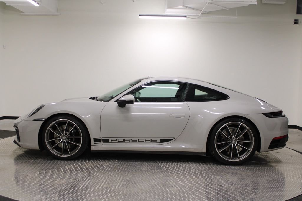 Used 2024  Porsche Carrera 4S image 2