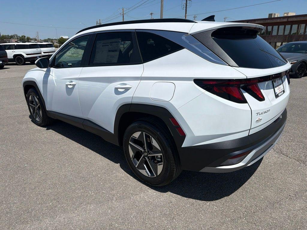 New 2026 White Hyundai SEL FWD image 5