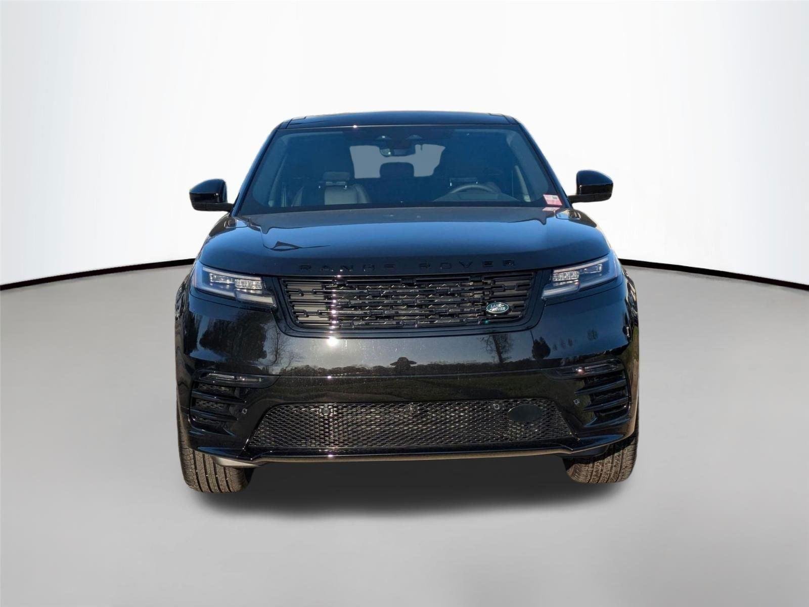 Used 2026 Santorini Black Metallic Land Rover Dynamic SE image 2